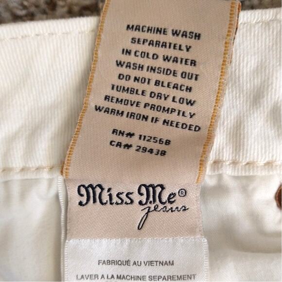 Miss Me White Capri Jeans Size 30 Embellished Pockets Low Rise Denim - Picture 14 of 15